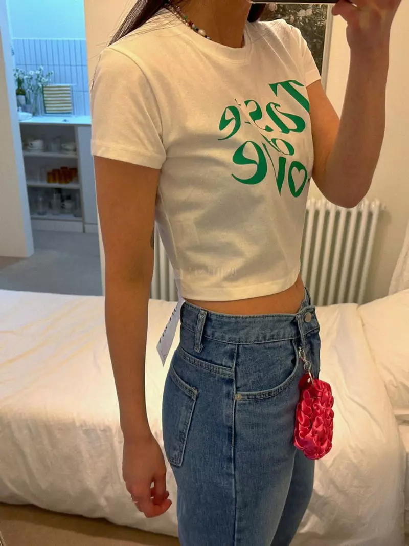 Archive - Korean Women Fashion - #vintagekidsstyle - Love Lettering Crop Tee - 6