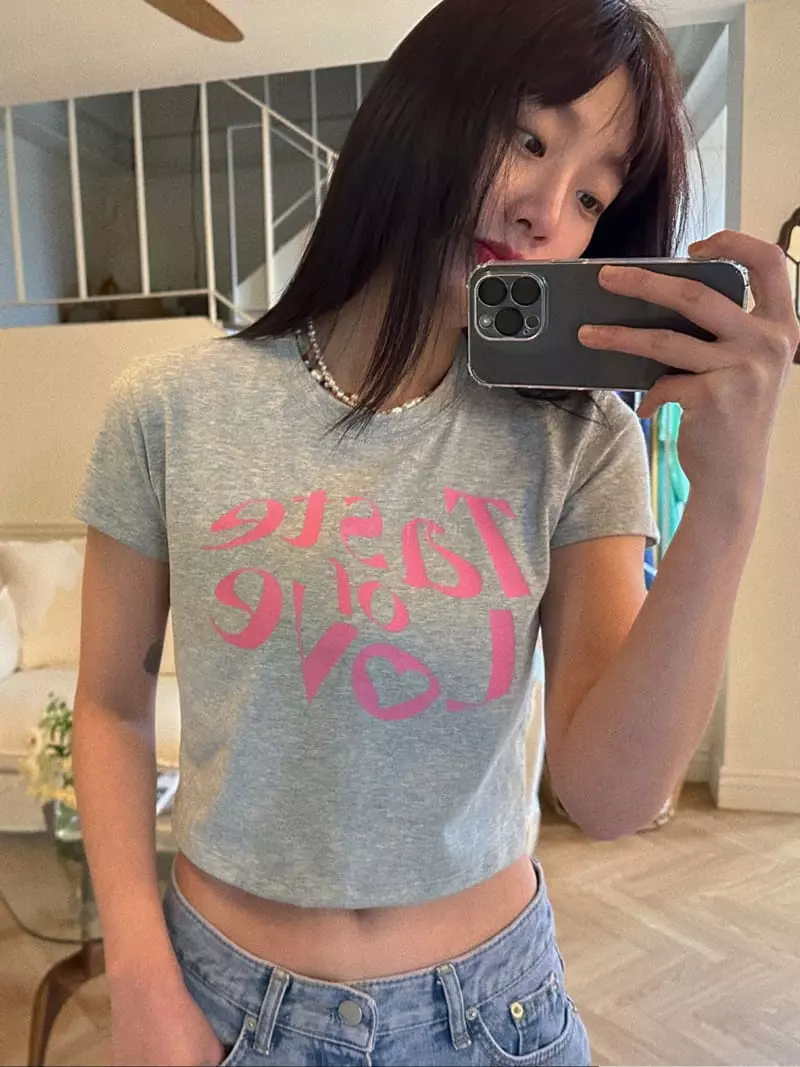 Archive - Korean Women Fashion - #momslook - Love Lettering Crop Tee - 4