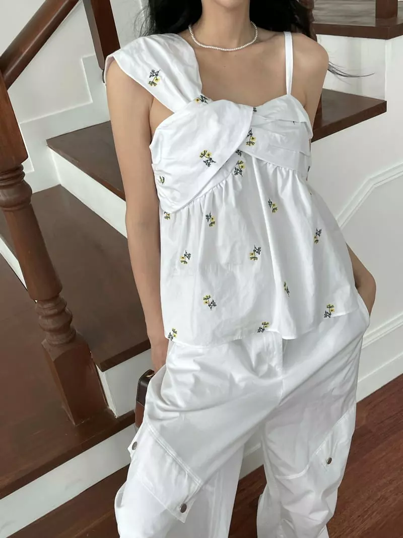 Auver Fit - Korean Women Fashion - #pursuepretty - Ribbon Sleeveless