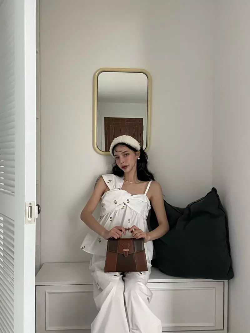 Auver Fit - Korean Women Fashion - #romanticstyle - Ribbon Sleeveless - 3