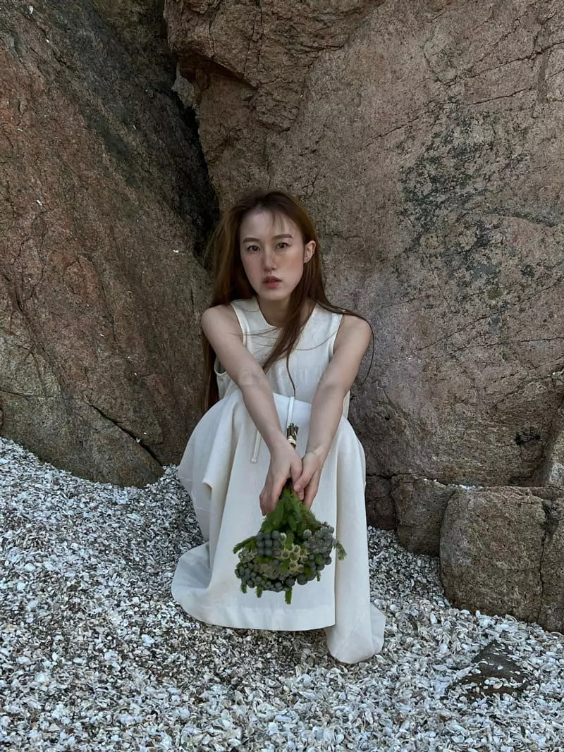 Baie Oud - Korean Women Fashion - #momslook - Sleeveless Belt One-piece - 7