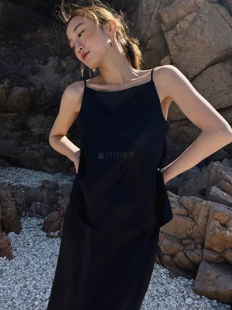 Baie Oud - Korean Women Fashion - #womensfashion - Satin Sleeveless - 4