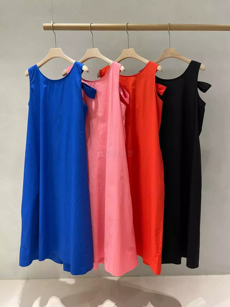 Baie Oud - Korean Women Fashion - #womensfashion - Back Shirring One-piece