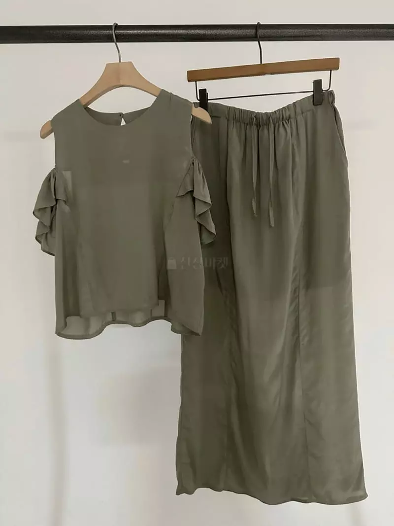 Balance - Korean Women Fashion - #momslook - Silk Top - 6