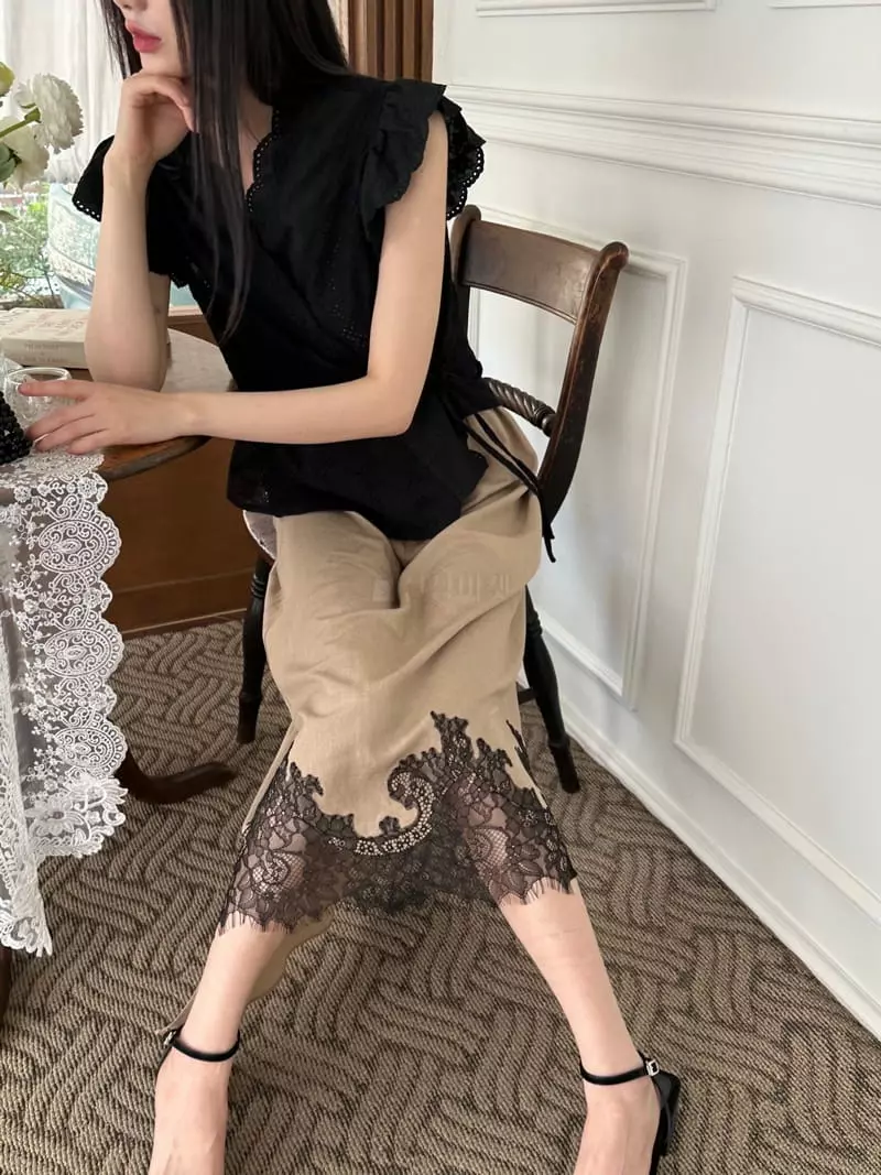 Balance - Korean Women Fashion - #momslook - Wing Blouse - 3