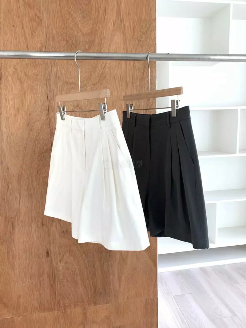 Boutique Seoul - Korean Women Fashion - #momslook - Two Tuck Shorts - 2