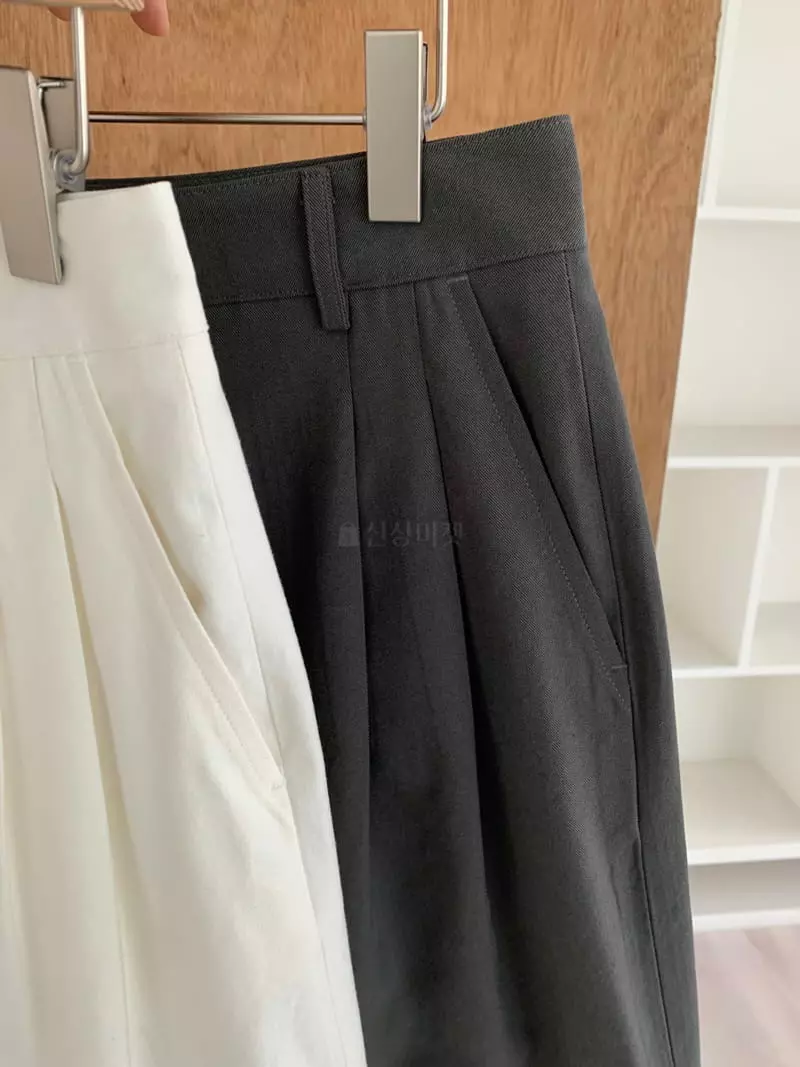 Boutique Seoul - Korean Women Fashion - #womensfashion - Two Tuck Shorts - 9