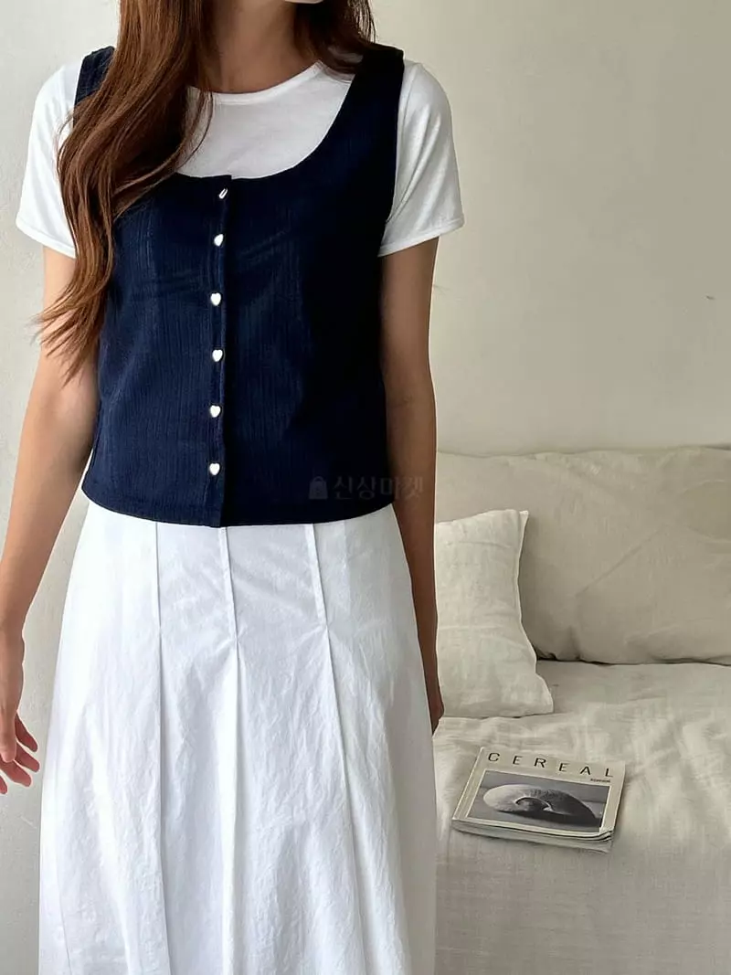 Buckle - Korean Women Fashion - #momslook - Heart Sleeveless - 3