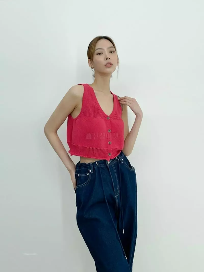 D2 - Korean Women Fashion - #momslook - Diff V Vest - 6