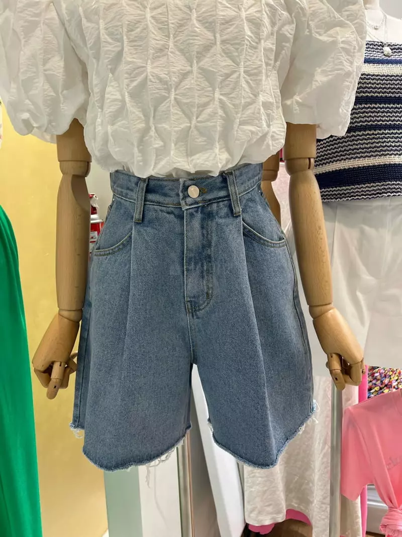 Douze - Korean Women Fashion - #womensfashion - Pintuck Shorts - 3
