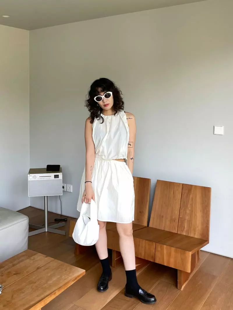 Fric - Korean Women Fashion - #pursuepretty - Less Sleeveless Top - 9