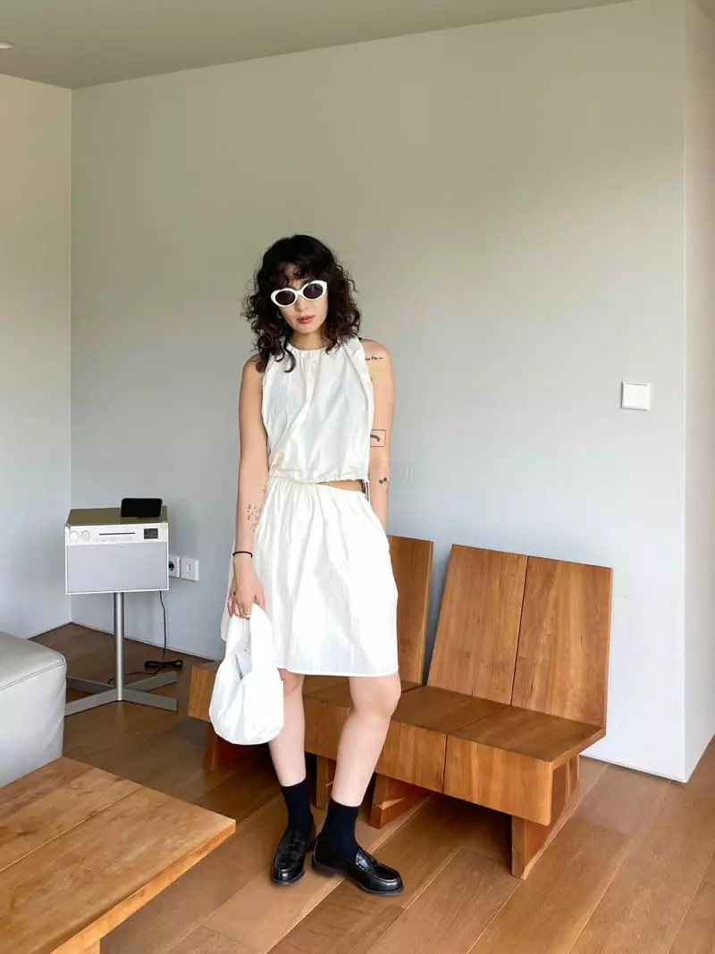 Fric - Korean Women Fashion - #restrostyle - Less Sleeveless Top - 10