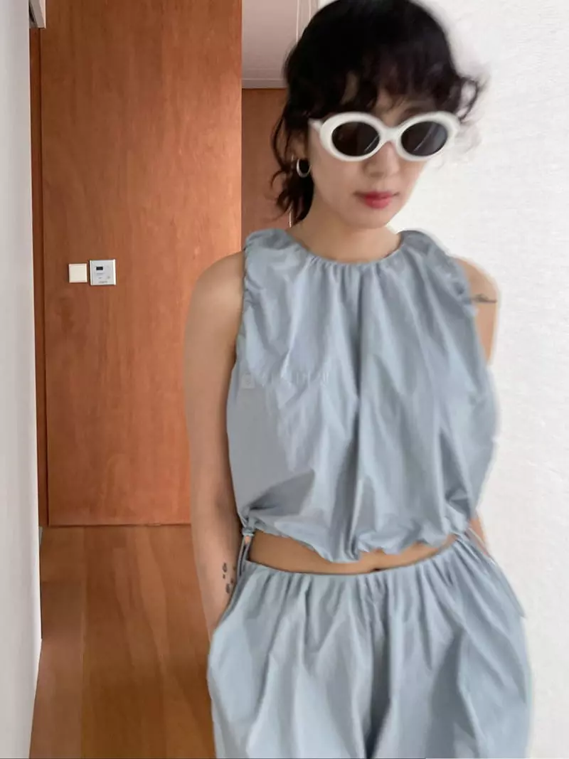 Fric - Korean Women Fashion - #shopsmall - Less Sleeveless Top - 12