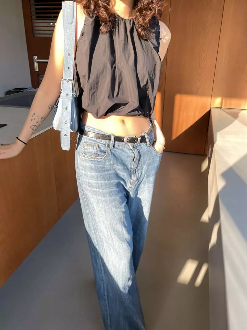 Fric - Korean Women Fashion - #vintagekidsstyle - Less Sleeveless Top - 8