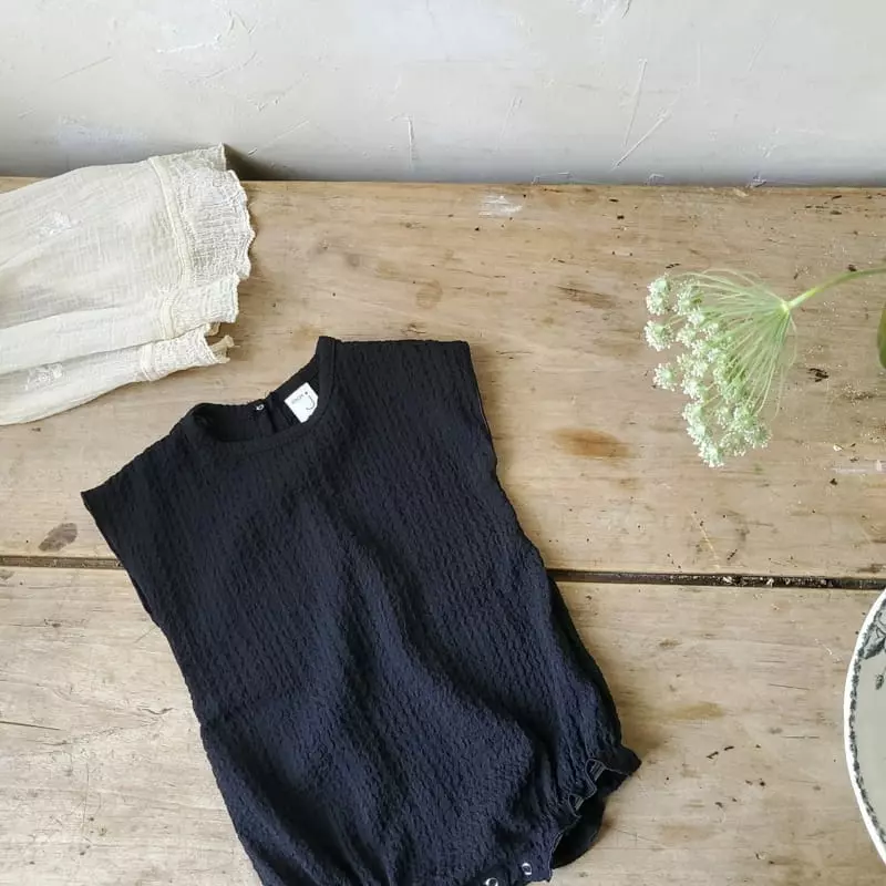 From J - Korean Baby Fashion - #babyoninstagram - Shake Volume Bodysuit - 4