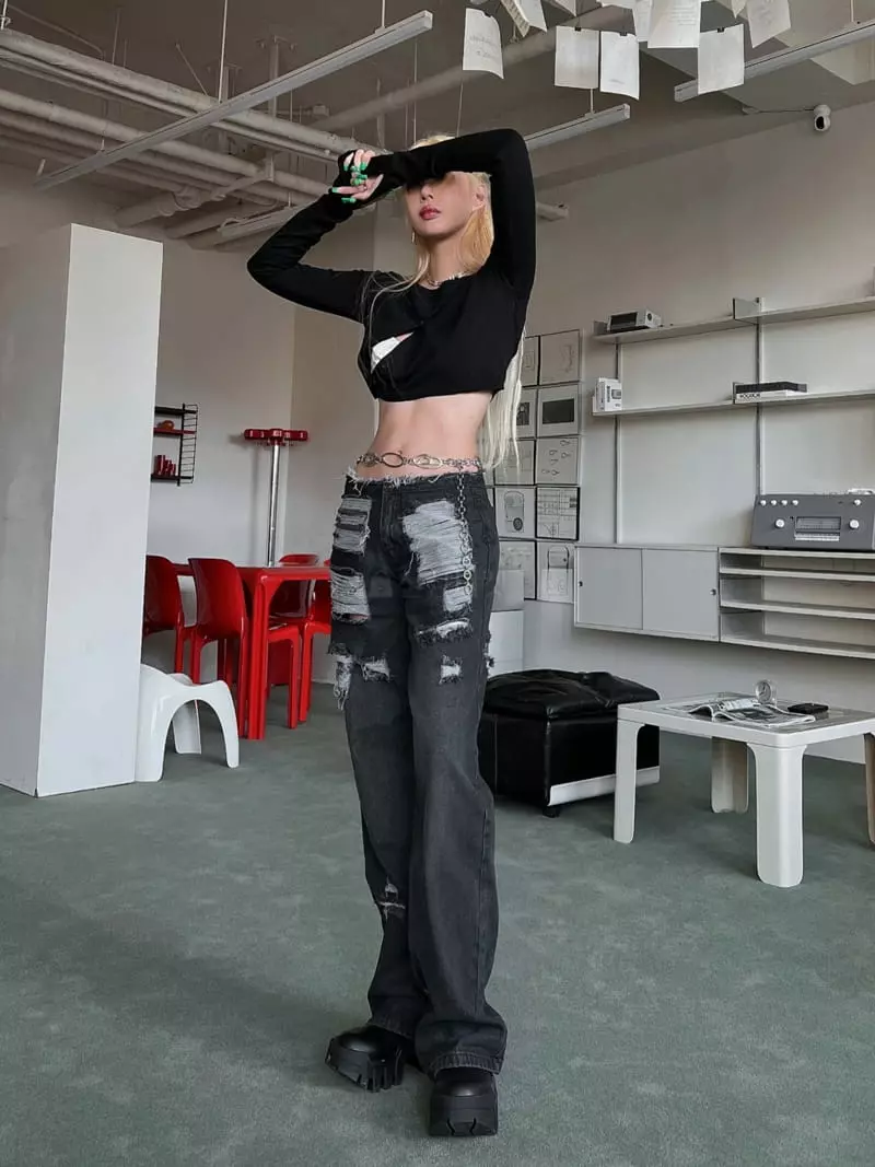 Gateless - Korean Women Fashion - #momslook - Dark Name Jeans - 2