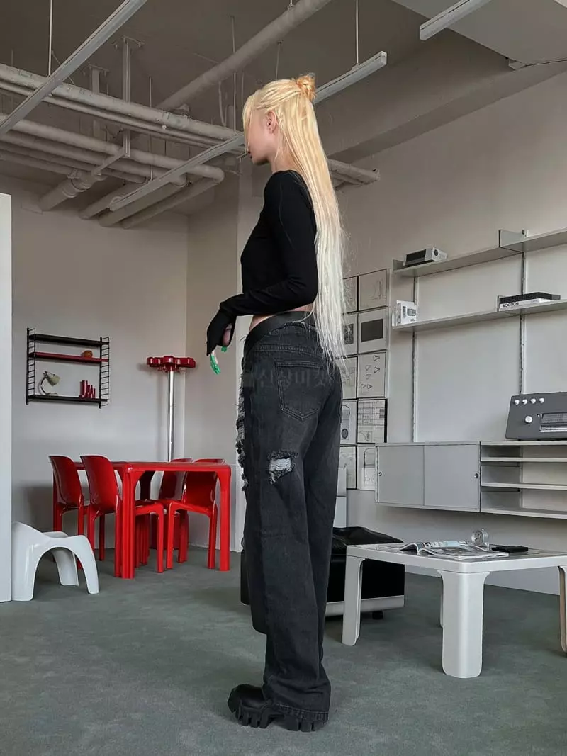 Gateless - Korean Women Fashion - #momslook - Dark Name Jeans - 8