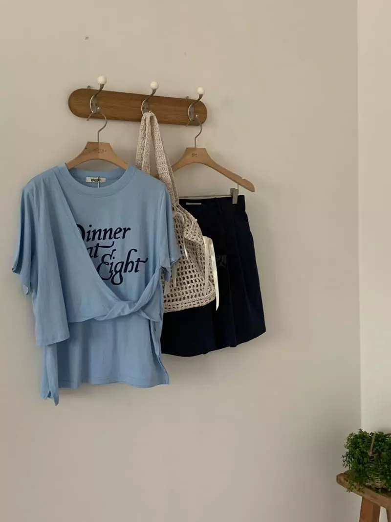 Giggle - Korean Women Fashion - #womensfashion - Lettering Shake Tee - 4