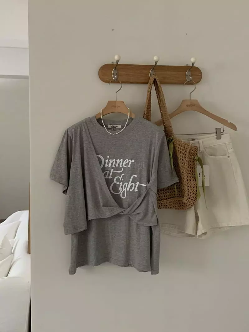 Giggle - Korean Women Fashion - #momslook - Lettering Shake Tee - 6