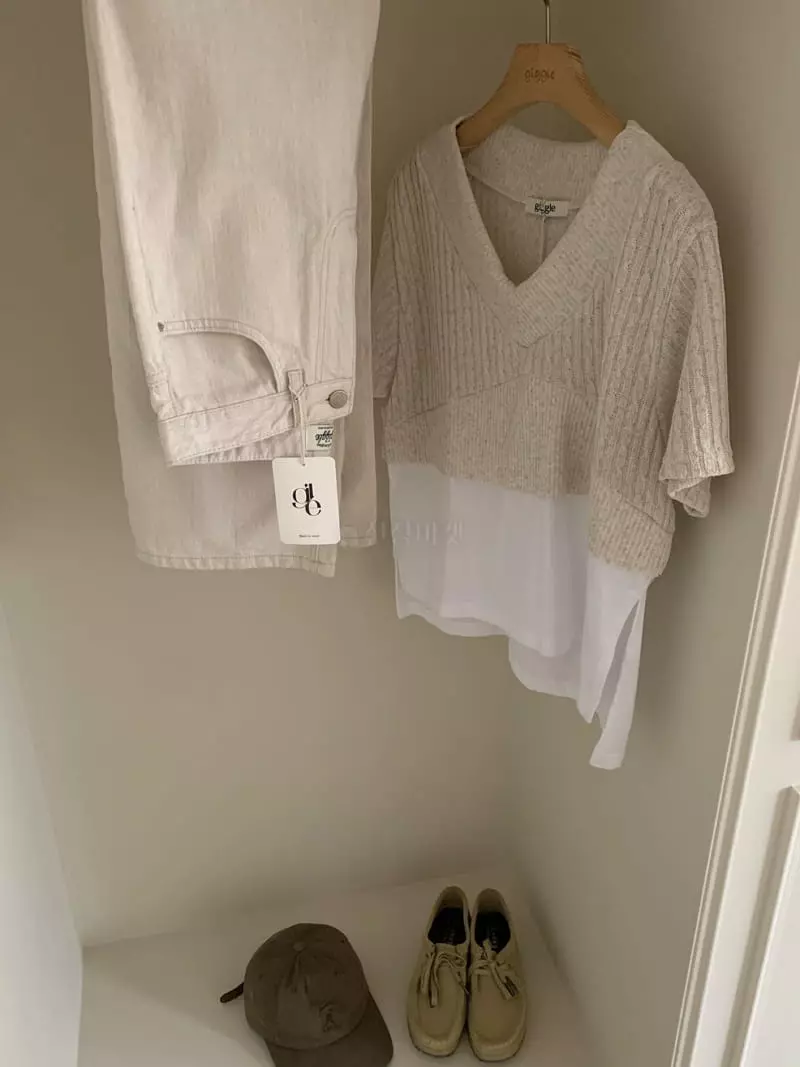 Giggle - Korean Women Fashion - #momslook - V Knit Tee