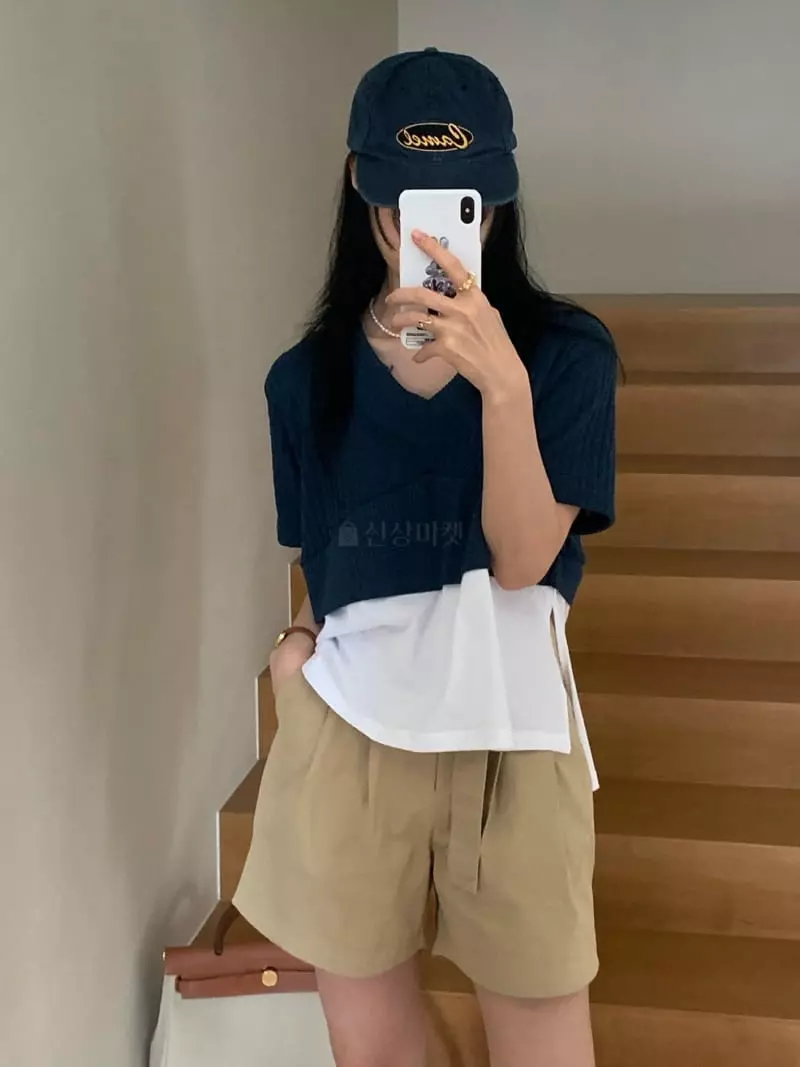 Giggle - Korean Women Fashion - #momslook - V Knit Tee - 11