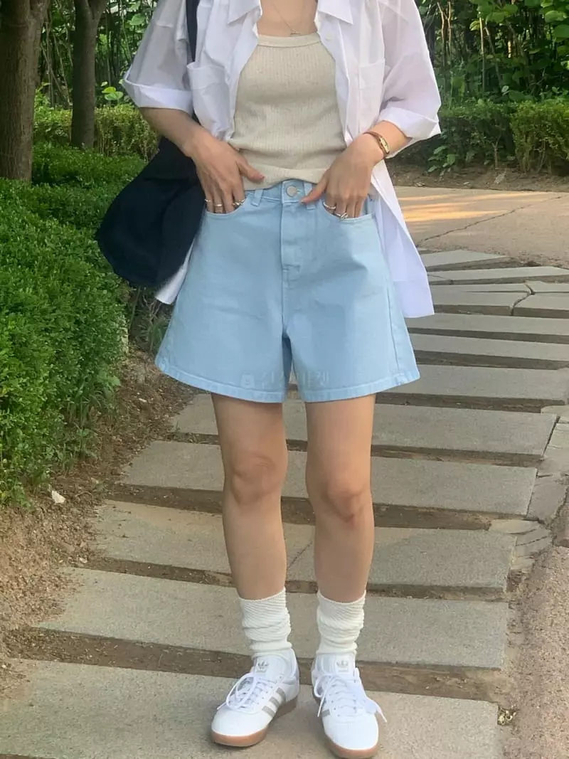 Giggle - Korean Women Fashion - #momslook - Washing A Line Denim Shorts - 5
