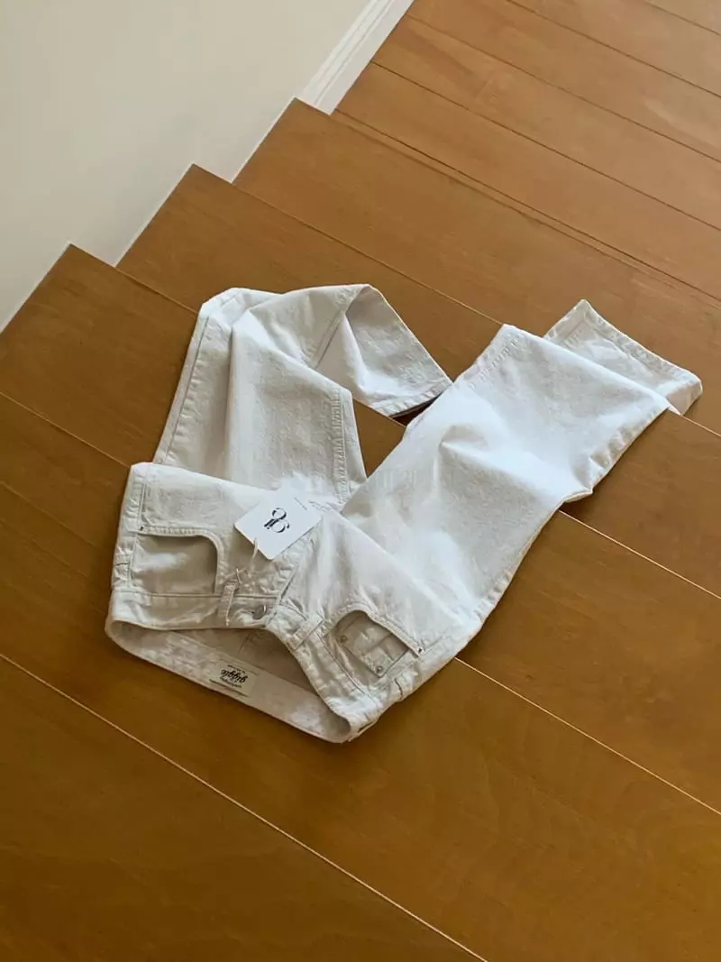 Giggle - Korean Women Fashion - #momslook - Summer Loose Fit Cream Jeans - 2