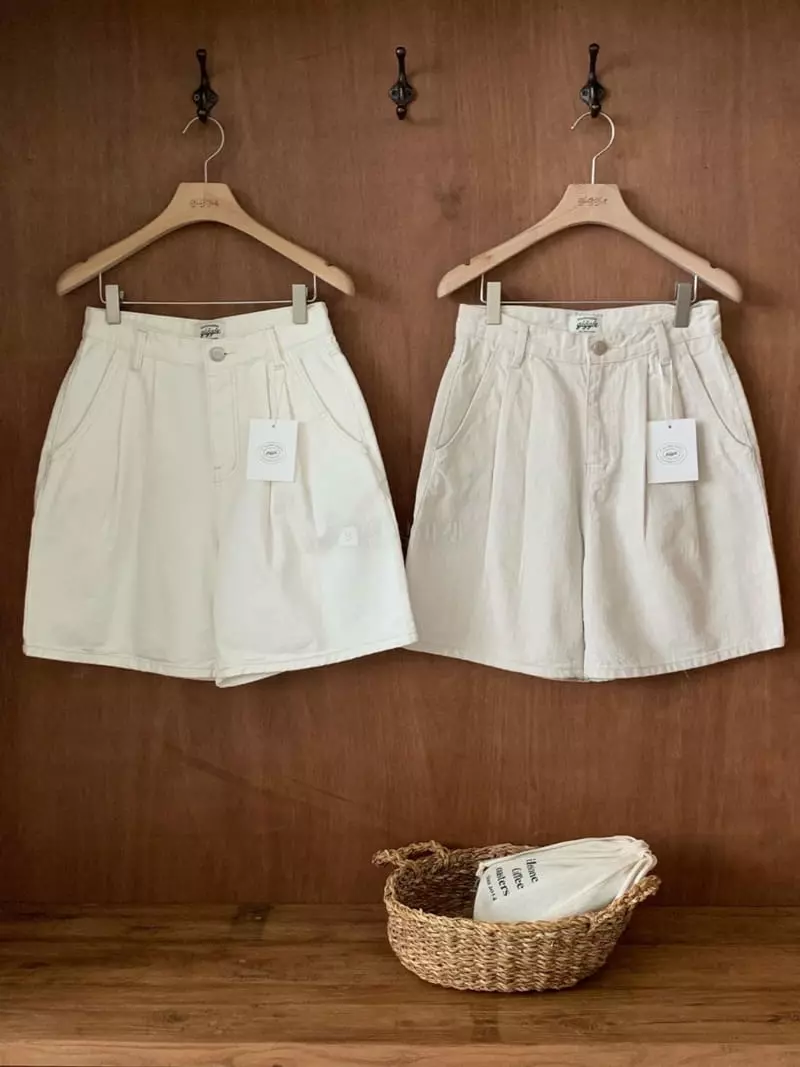 Giggle - Korean Women Fashion - #momslook - White Daily Short - 11