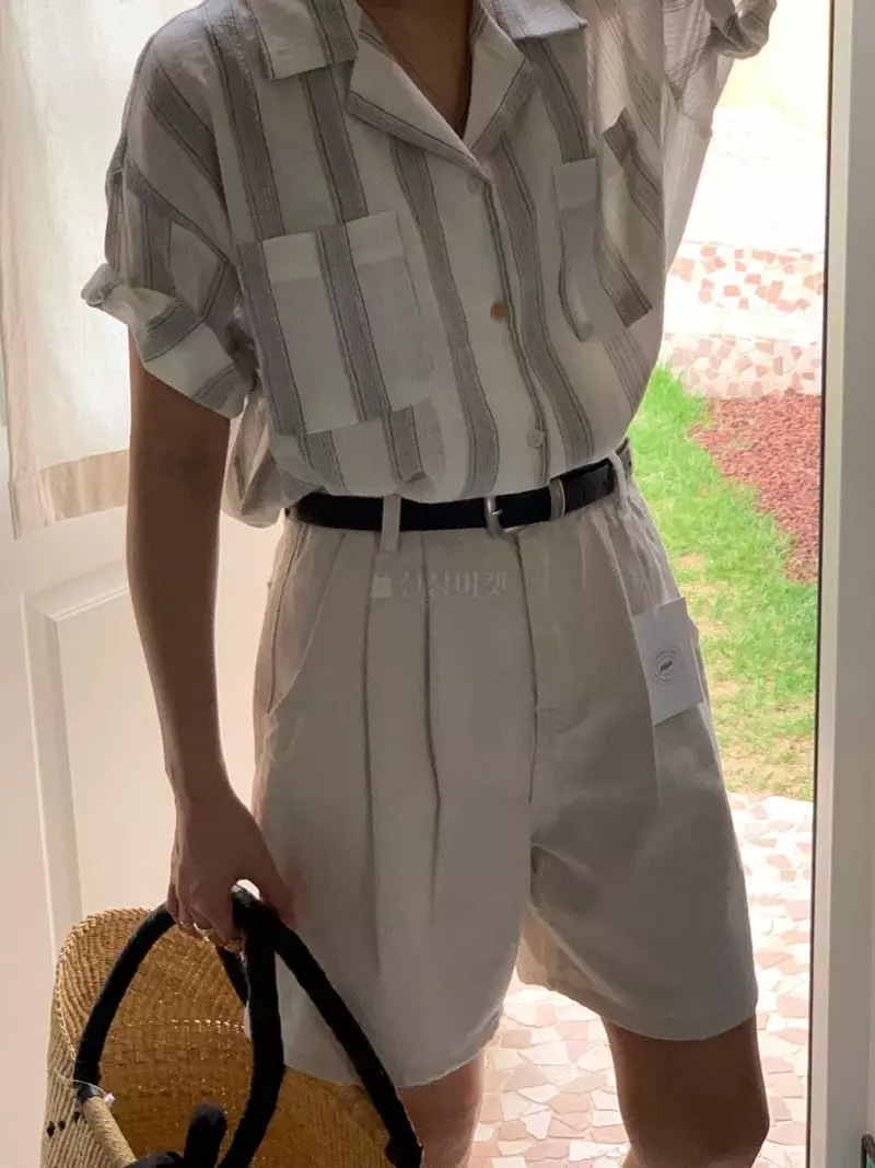 Giggle - Korean Women Fashion - #momslook - White Daily Short - 9