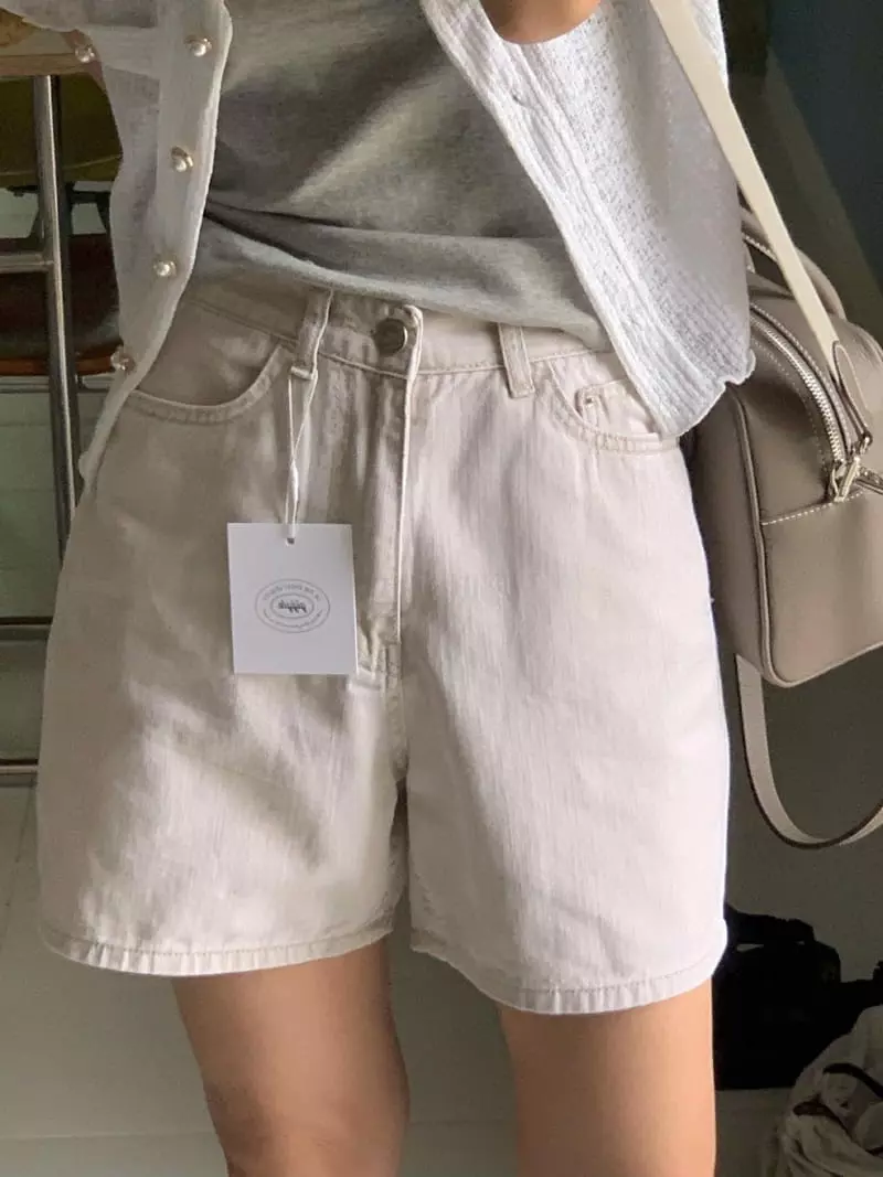Giggle - Korean Women Fashion - #thatsdarling - Washing Denim Shorts - 5