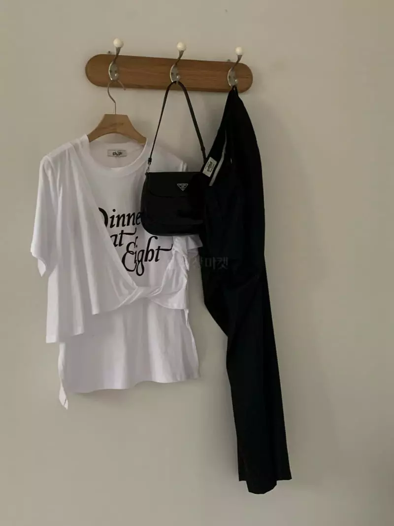 Giggle - Korean Women Fashion - #womensfashion - Lettering Shake Tee - 3