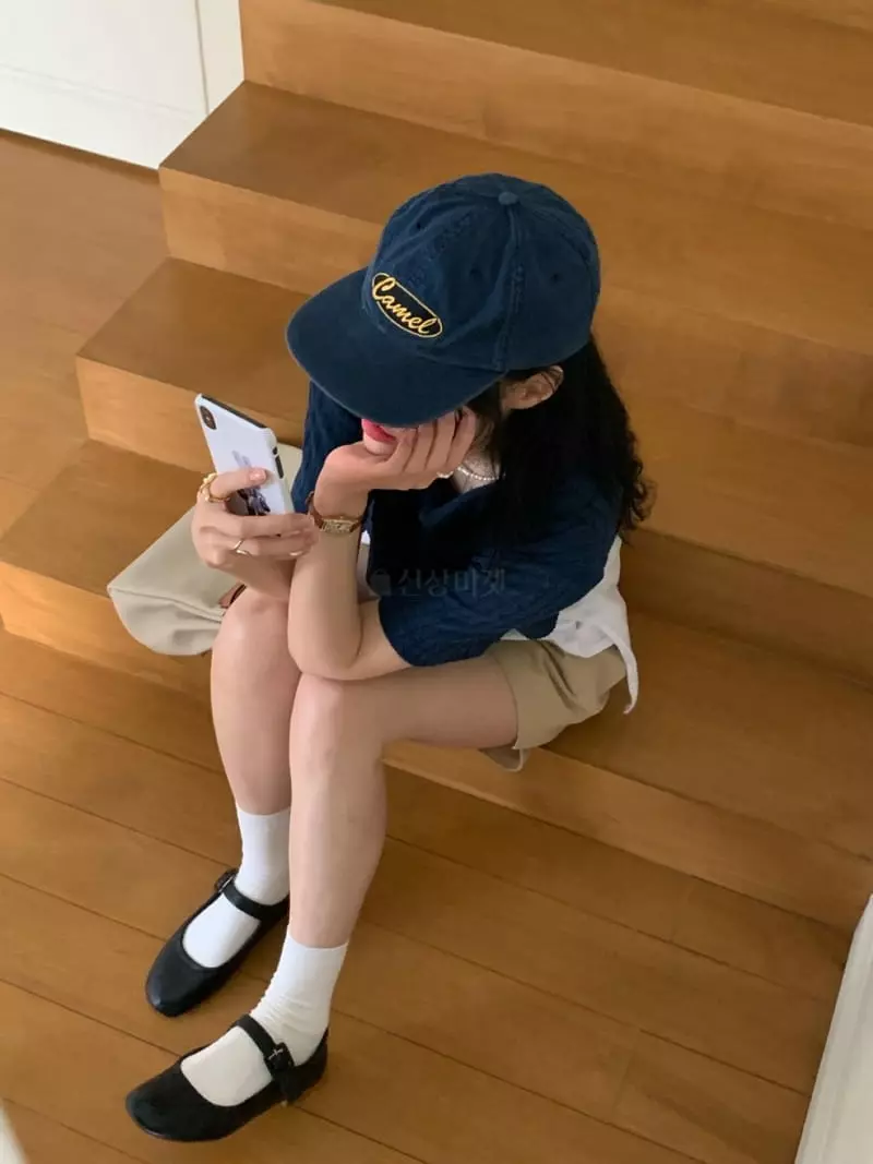Giggle - Korean Women Fashion - #womensfashion - V Knit Tee - 6
