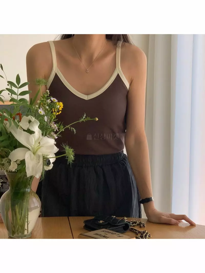 Gracia - Korean Women Fashion - #restrostyle - Pad Sleeveless