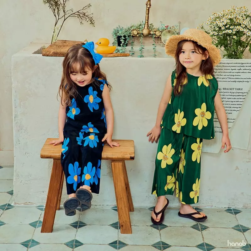 Hanab - Korean Children Fashion - #childrensboutique - Big Flower Top Bottom Set