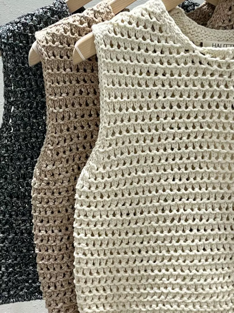 Hautte - Korean Women Fashion - #momslook - Mix Crop Vest - 5
