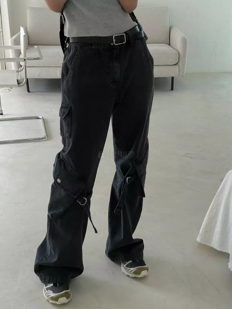 Kare - Korean Women Fashion - #pursuepretty - Pocket Jeans - 2