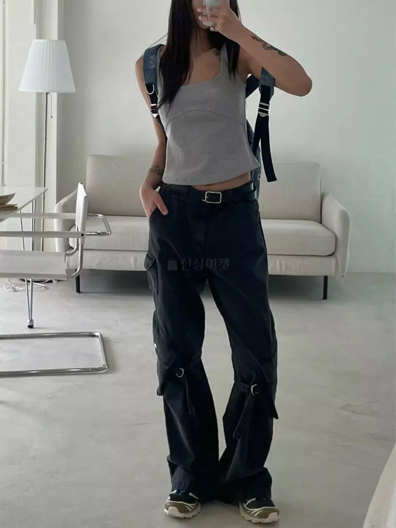 Kare - Korean Women Fashion - #restrostyle - Pocket Jeans - 3