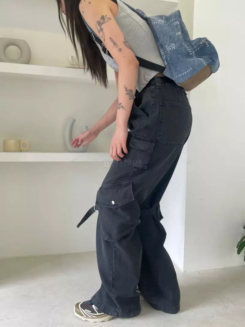 Kare - Korean Women Fashion - #shopsmall - Pocket Jeans - 5