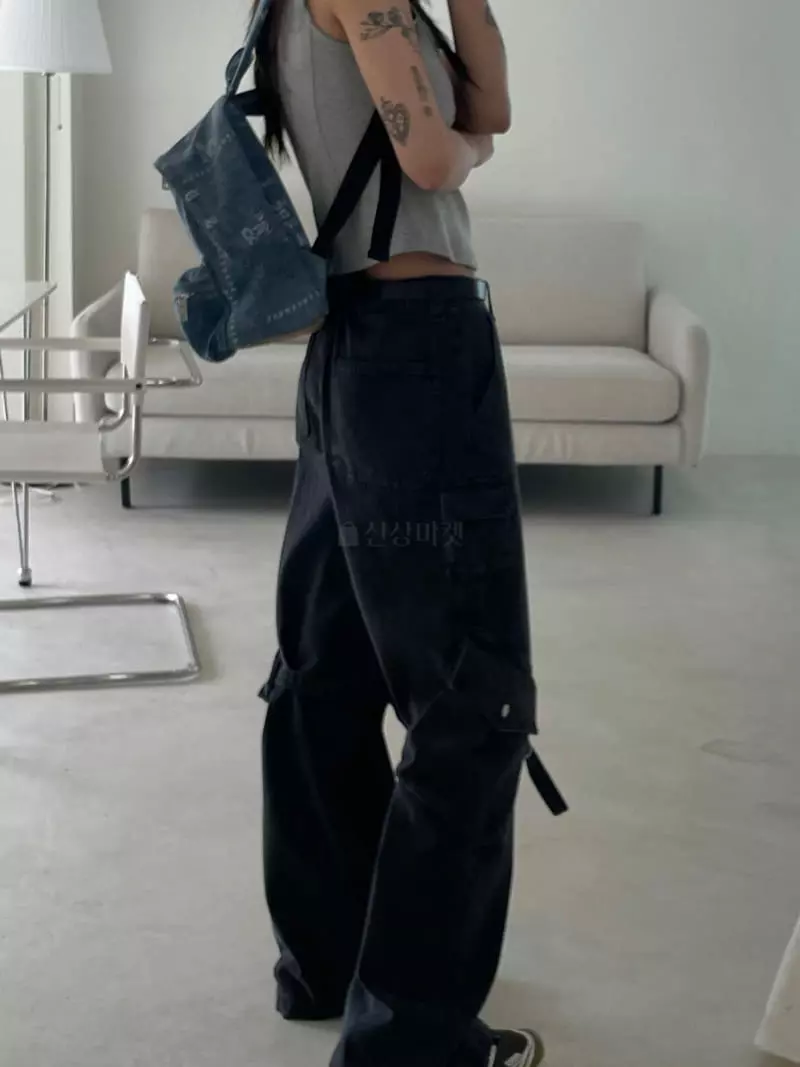 Kare - Korean Women Fashion - #thatsdarling - Pocket Jeans - 6