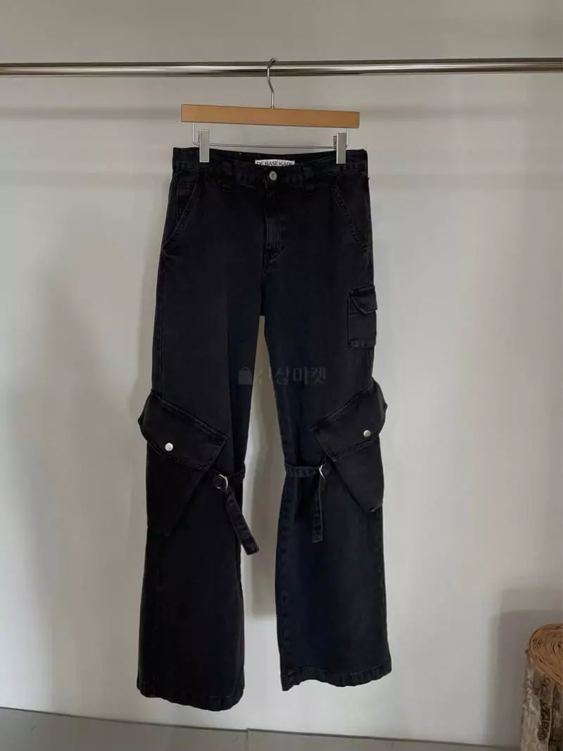 Kare - Korean Women Fashion - #thelittlethings - Pocket Jeans - 7