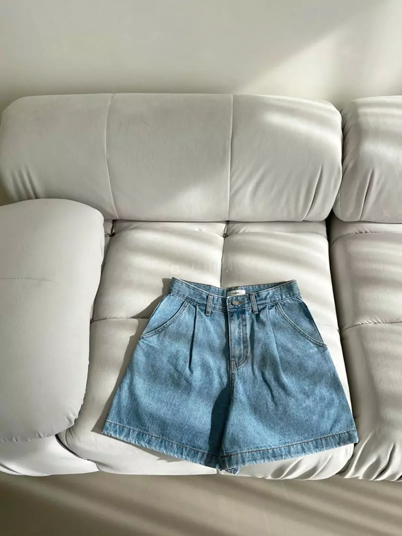 Lamerei - Korean Women Fashion - #momslook - 3135 One Tuck Half Denim - 2
