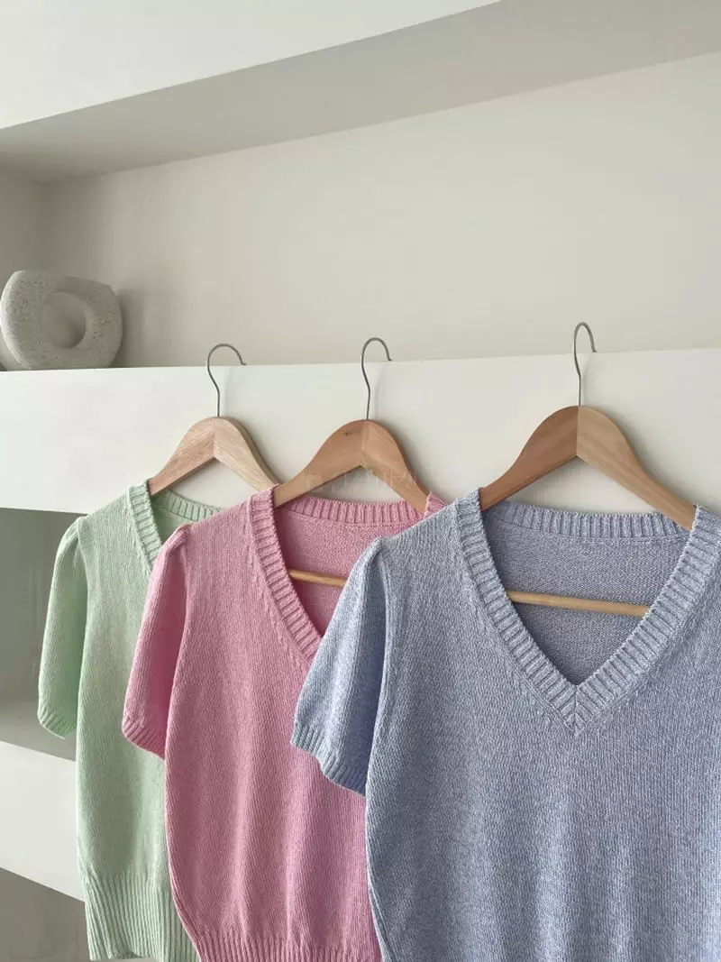 Lamerei - Korean Women Fashion - #vintageinspired - Two Tone V Neck Knit Top