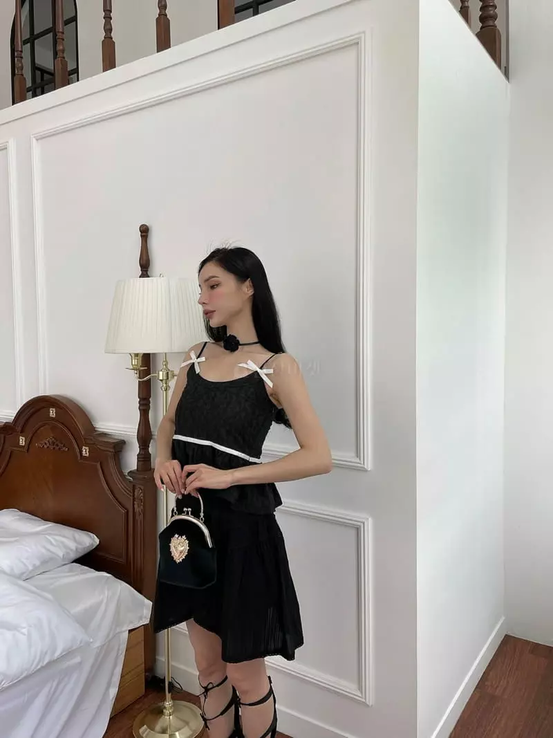 Lumiple - Korean Women Fashion - #womensfashion - Jenny Ribbon Top