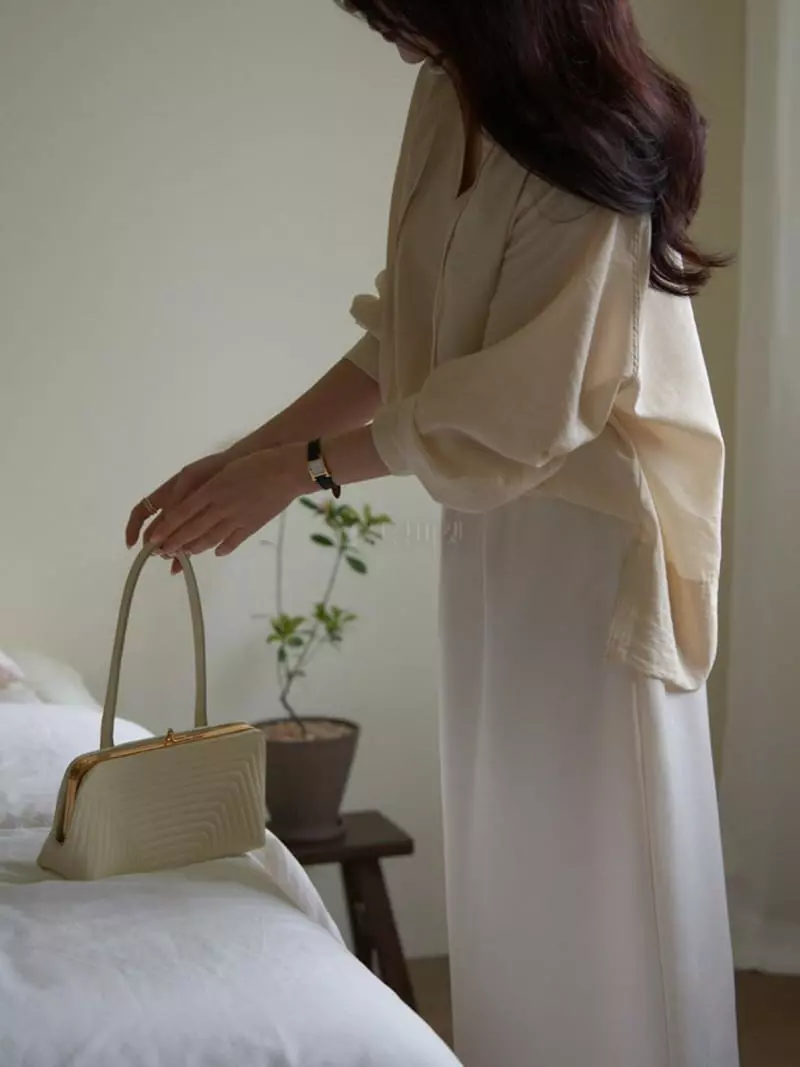 Milui - Korean Women Fashion - #momslook - Cur Blouse - 12