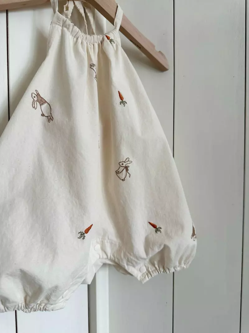 Monbebe - Korean Baby Fashion - #babylifestyle - Petter Rabbit Bodysuit