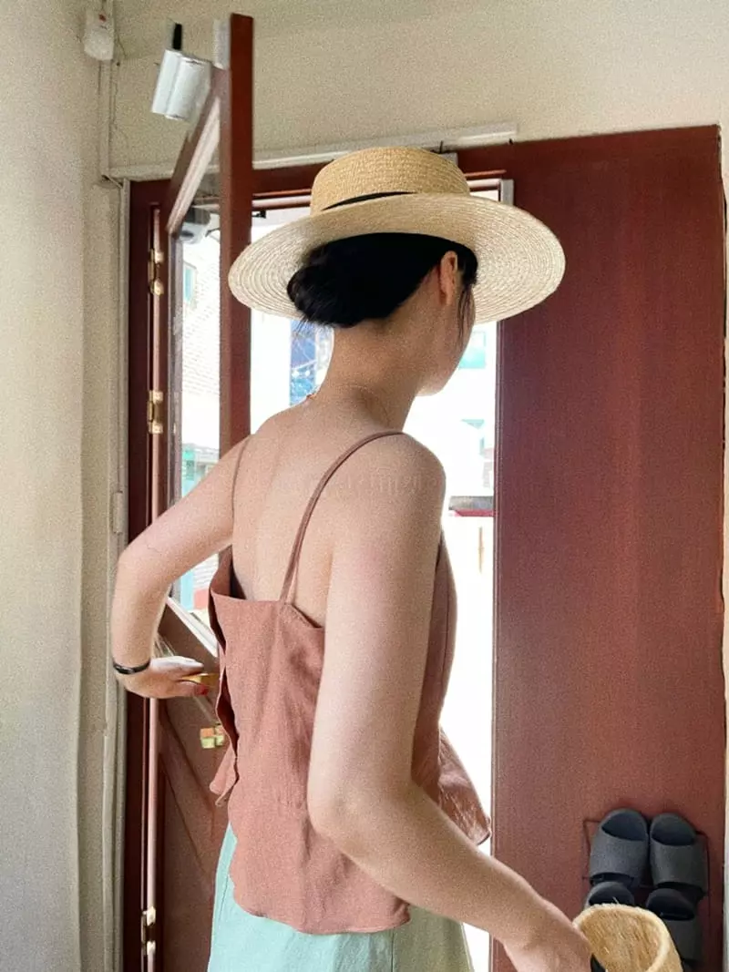 Oli Seoul - Korean Women Fashion - #momslook - Brown Sleeveless Blouse