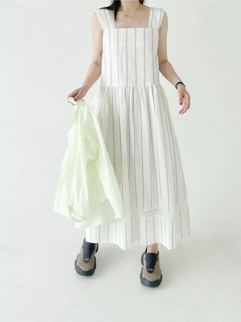 Oli Seoul - Korean Women Fashion - #momslook - Ivory Daisy One-piece - 10