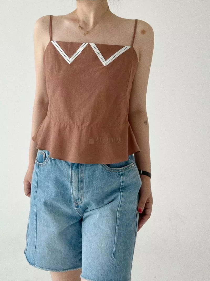 Oli Seoul - Korean Women Fashion - #restrostyle - Brown Sleeveless Blouse - 7