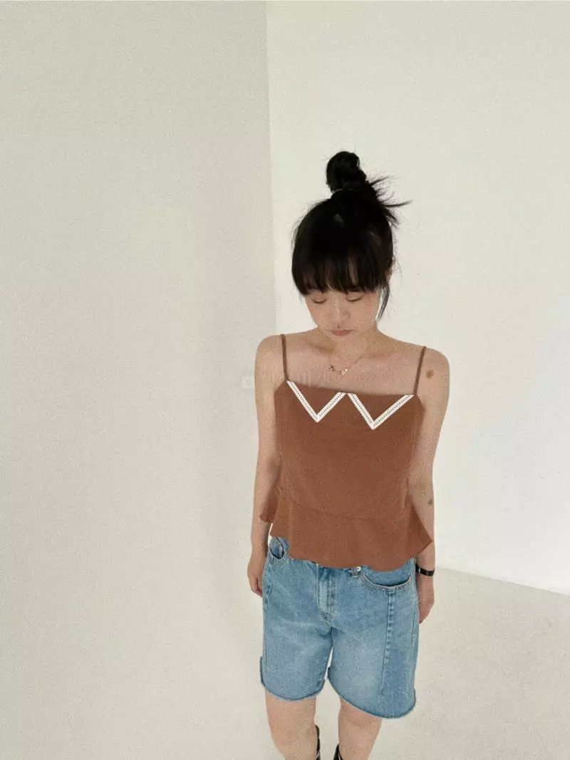Oli Seoul - Korean Women Fashion - #romanticstyle - Brown Sleeveless Blouse - 8