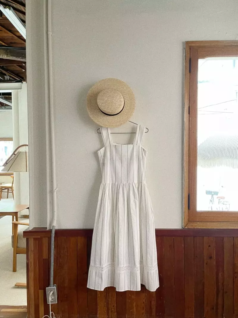 Oli Seoul - Korean Women Fashion - #shopsmall - Ivory Daisy One-piece - 5